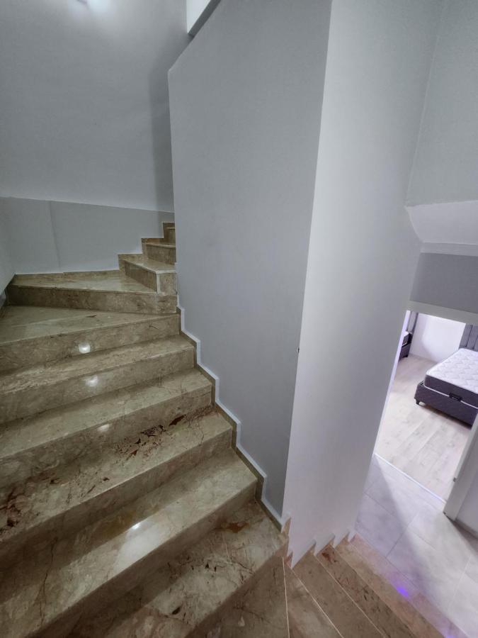 Incredible Luxury 3 Bedrooms And A Hall *