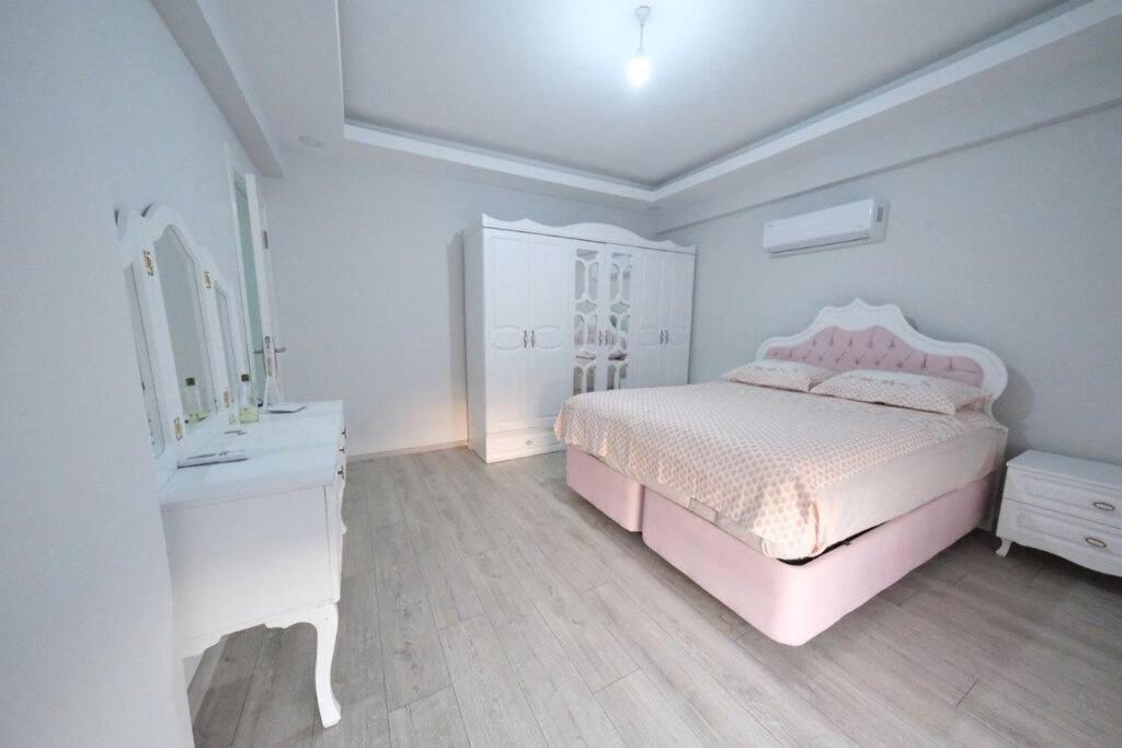 Incredible Luxury 3 Bedrooms And A Hall Vilă *