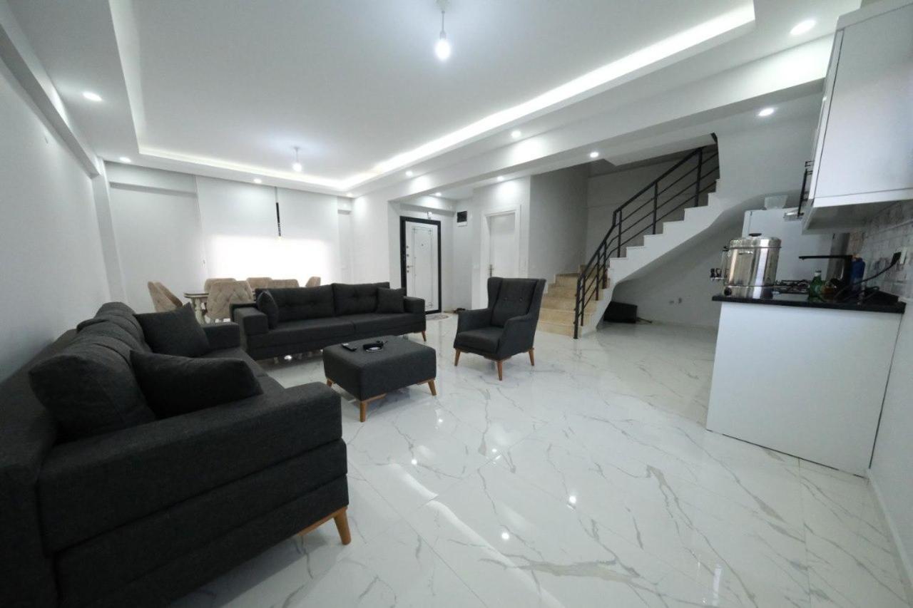Incredible Luxury 3 Bedrooms And A Hall