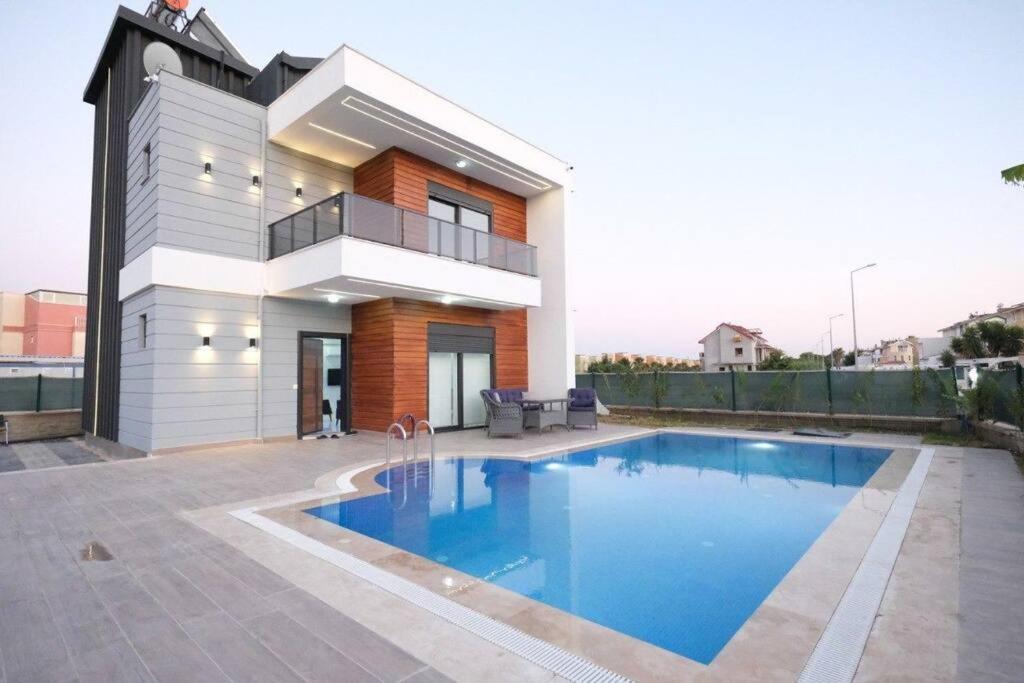 Vilă Incredible Luxury 3 Bedrooms And A Hall *