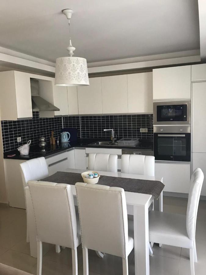 4 Bedrooms Bluehomes Daire *