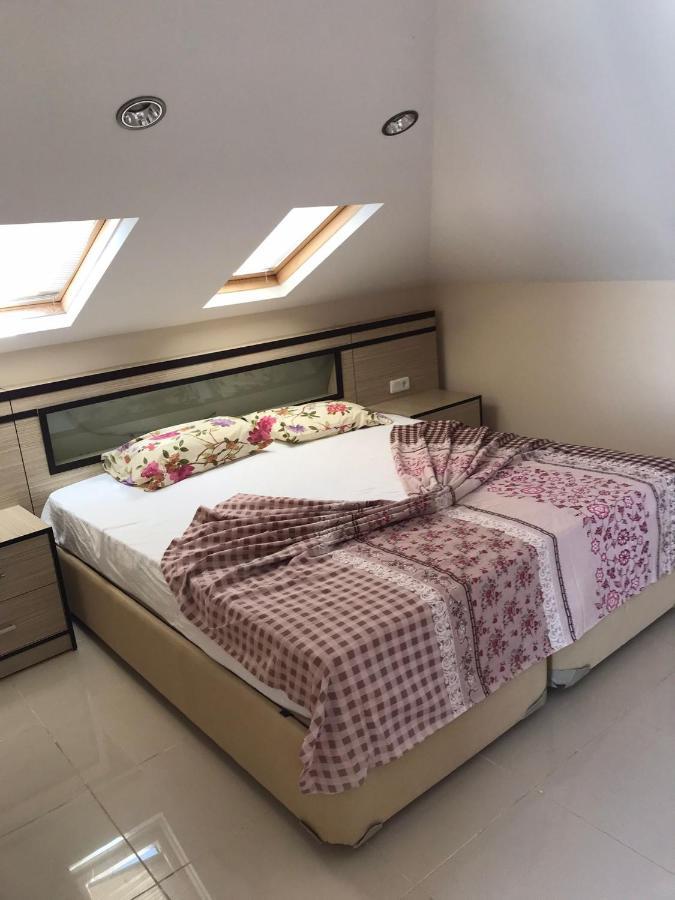 4 Bedrooms Bluehomes Daire *