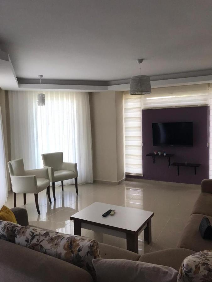 4 Bedrooms Bluehomes Daire *