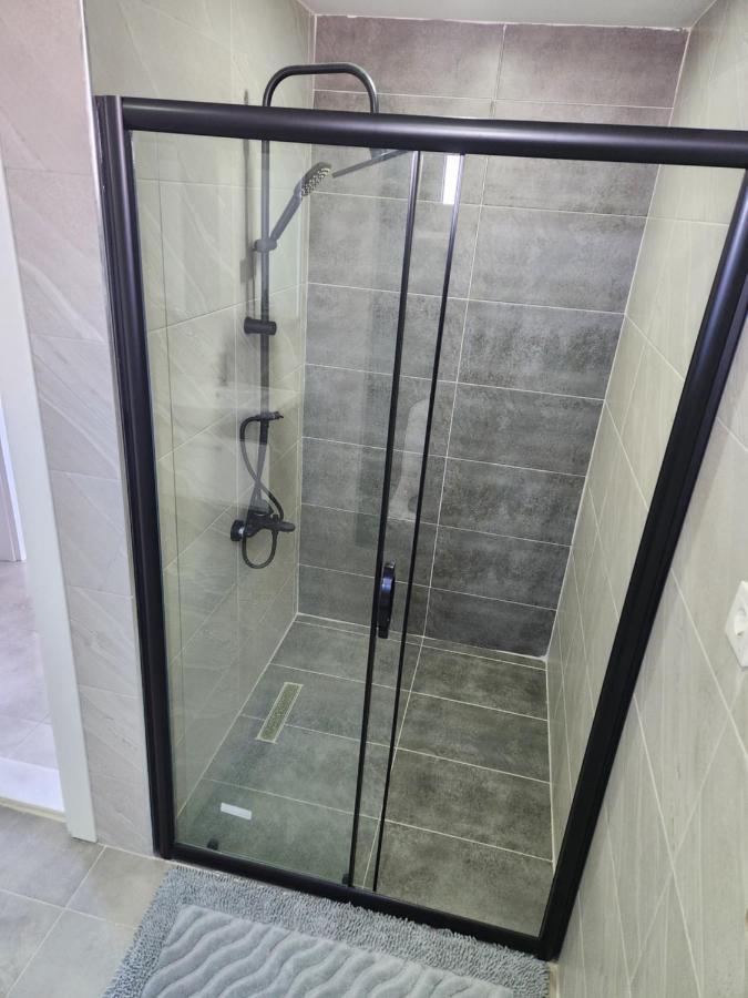 Incredible Luxury 3 Bedrooms And A Hall
