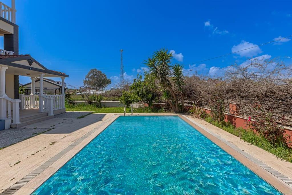 Private Pool,near To The Land Of Legend