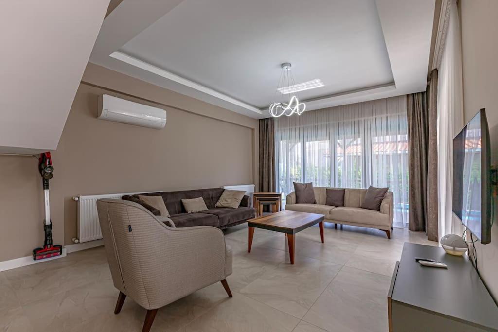 Villa Near By The Land Of Legends , Paradise