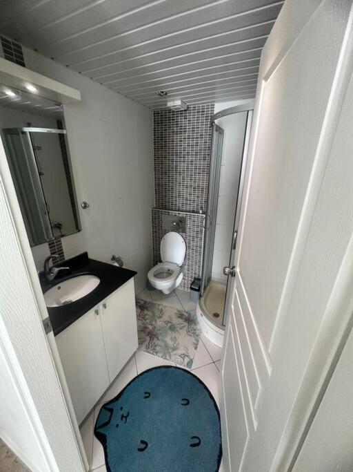 Odyssey Court A/2 Apartment *