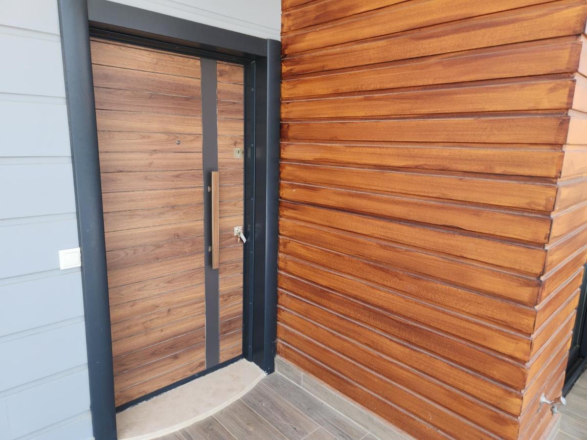 Incredible Luxury 3 Bedrooms And A Hall