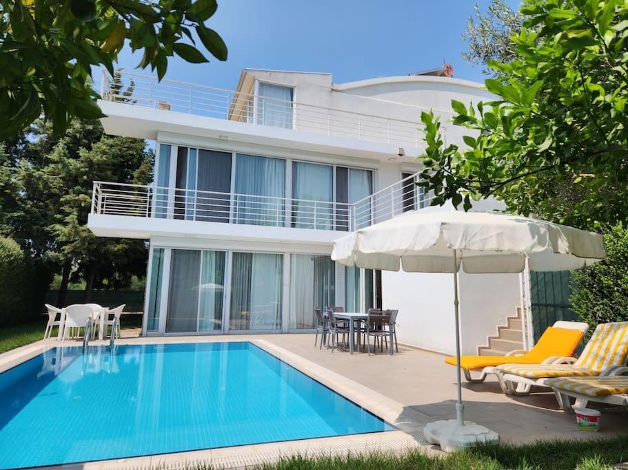 Feronia A11 Villa