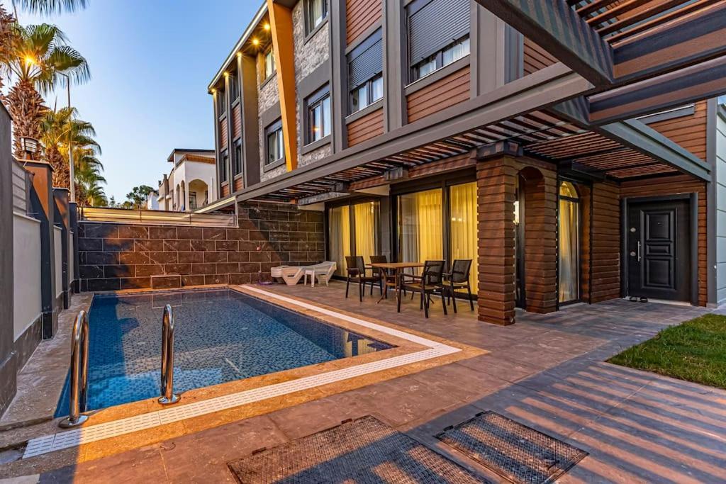 Villa Near By The Land Of Legends , Private Pool With Jakuzzi Euphoria
