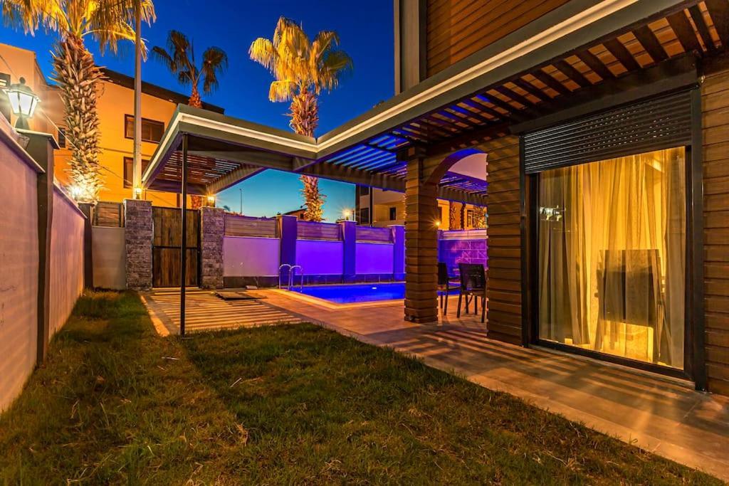 Villa Near By The Land Of Legends , Private Pool With Jakuzzi Euphoria