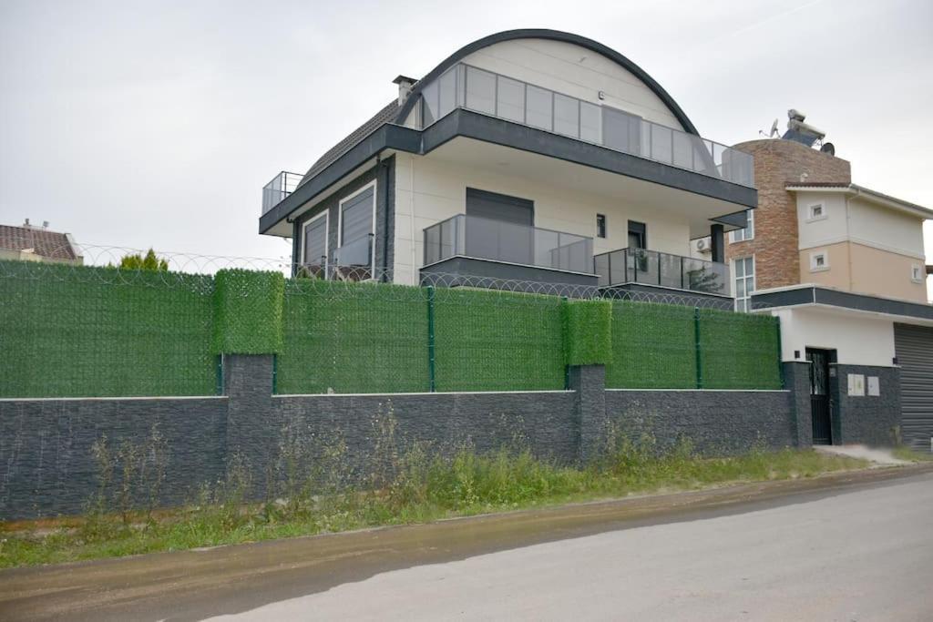 Sahnaz Suits Holiday home