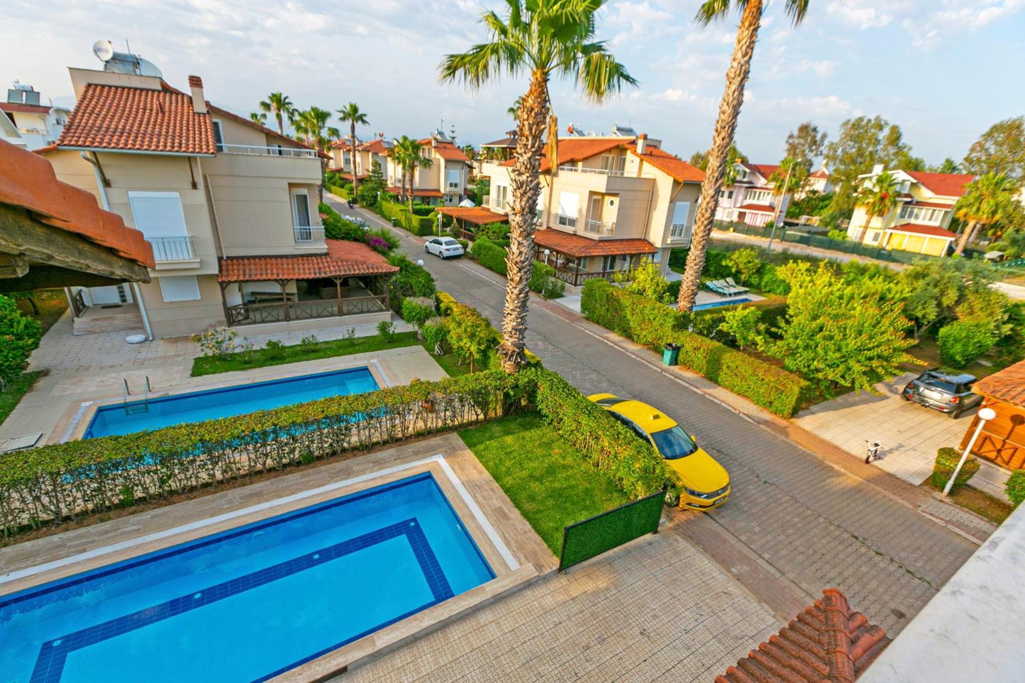Paradise Town Legend Villa *