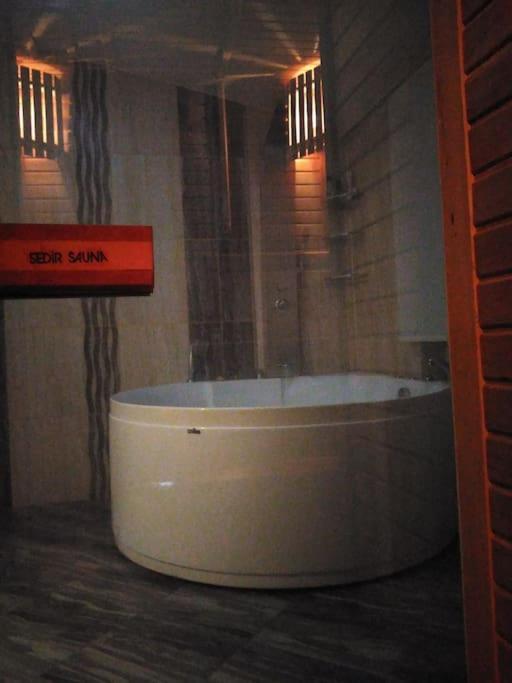 Villa Muestakil, Oezel Havuzlu, Jakuzi Ve Saunali *