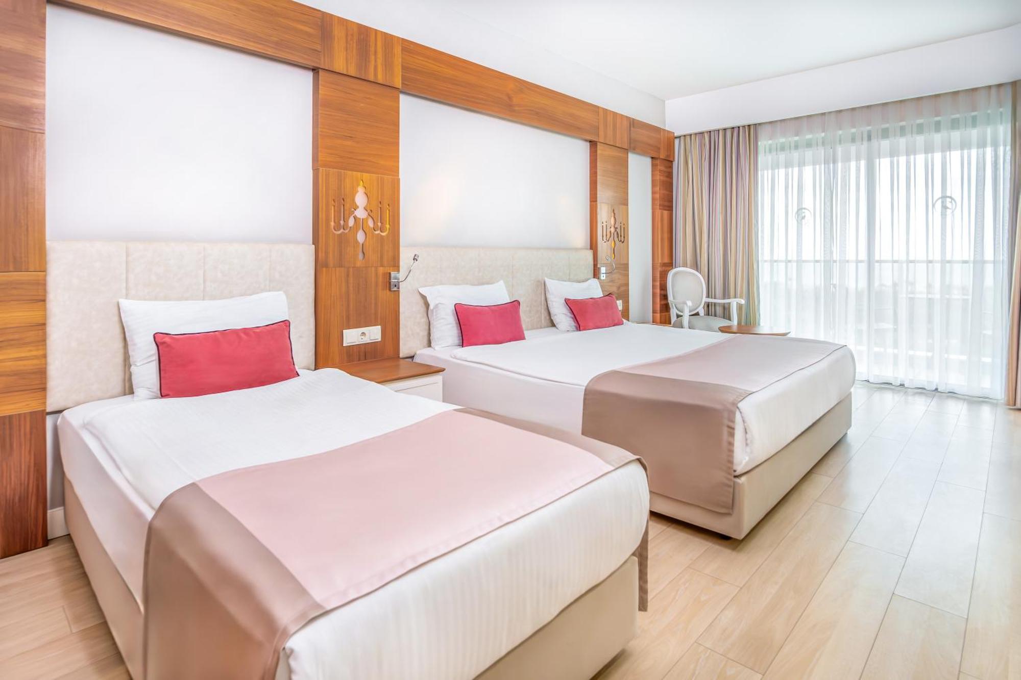 Port Nature Luxury Hotel