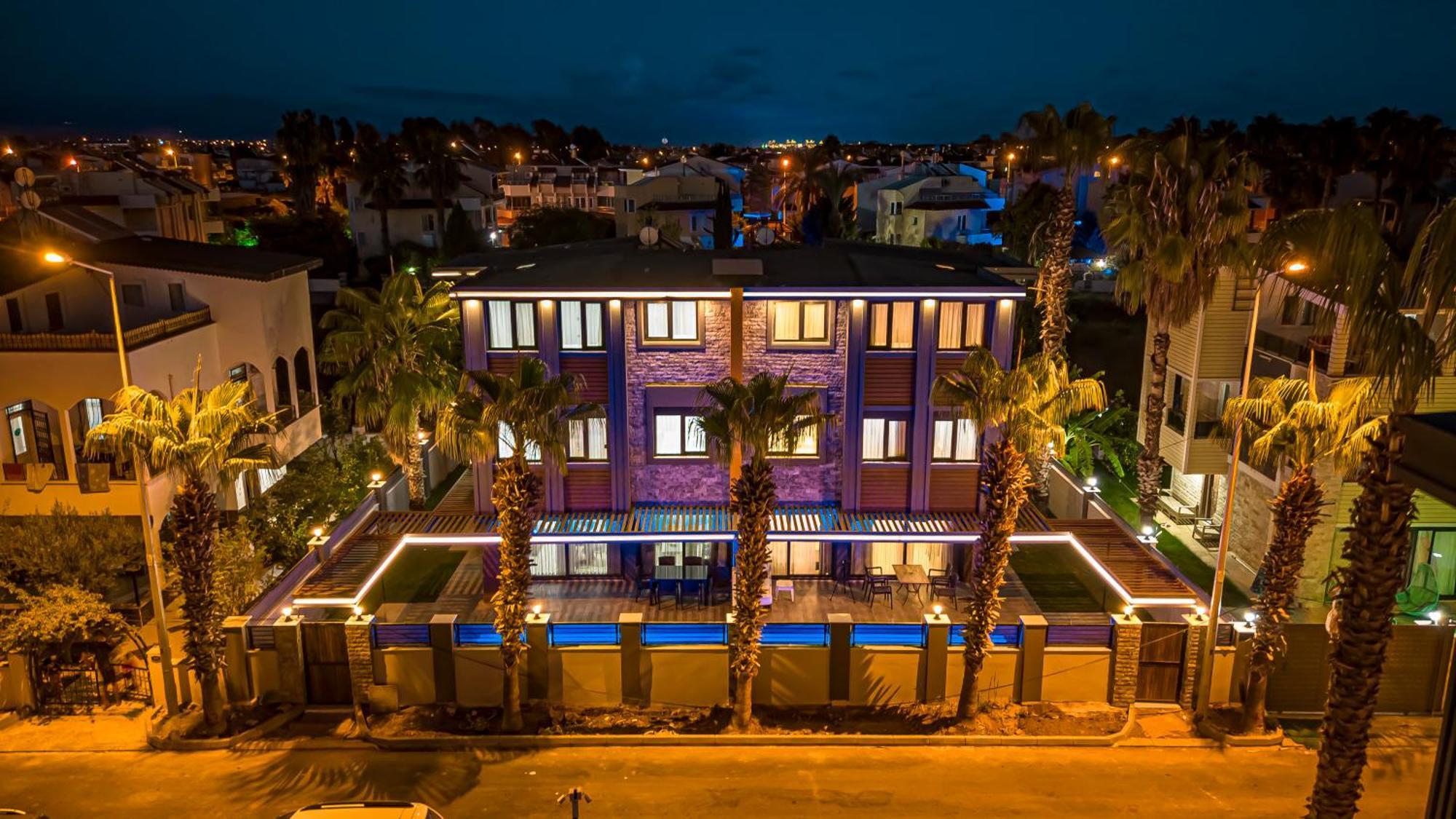 Near By The Land Of Legends , Private Pool With Jakuzzi Euphoria