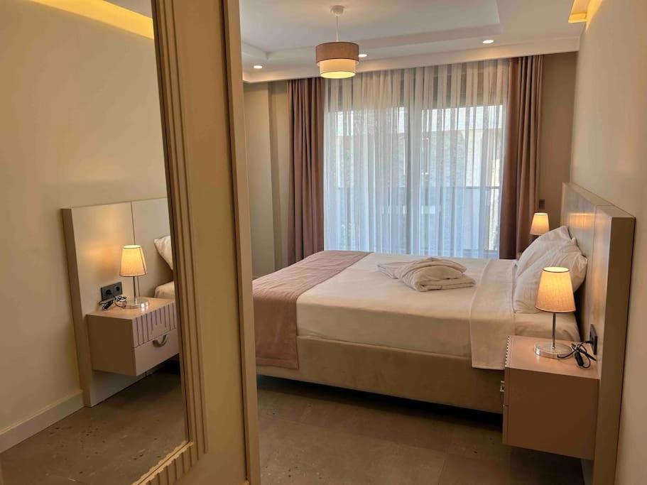 Antalya Belek'te Oezel Havuzlu Sitesi Belek