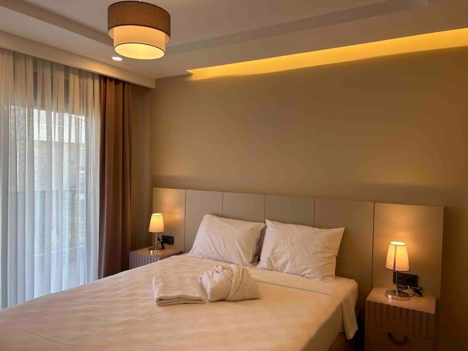 Antalya Belek'te Oezel Havuzlu Sitesi *