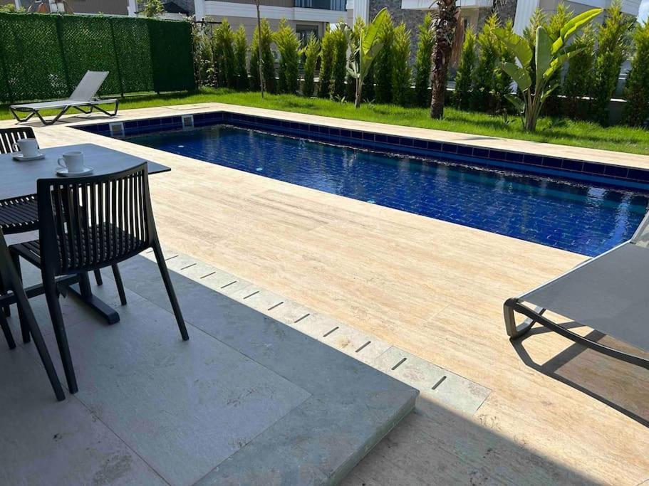 Antalya Belek'te Oezel Havuzlu Sitesi Villa Belek