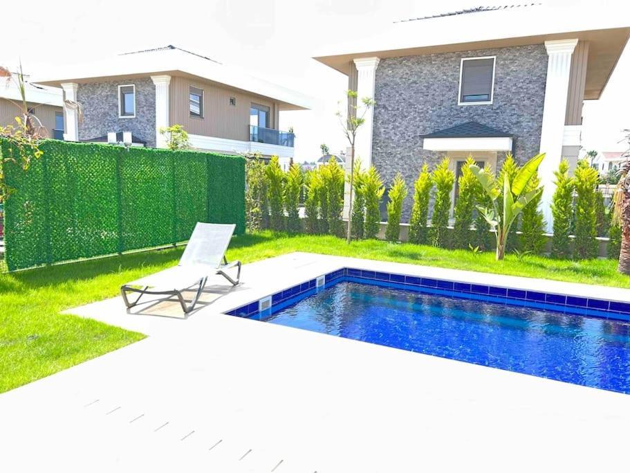 Antalya Belek'te Oezel Havuzlu Sitesi *