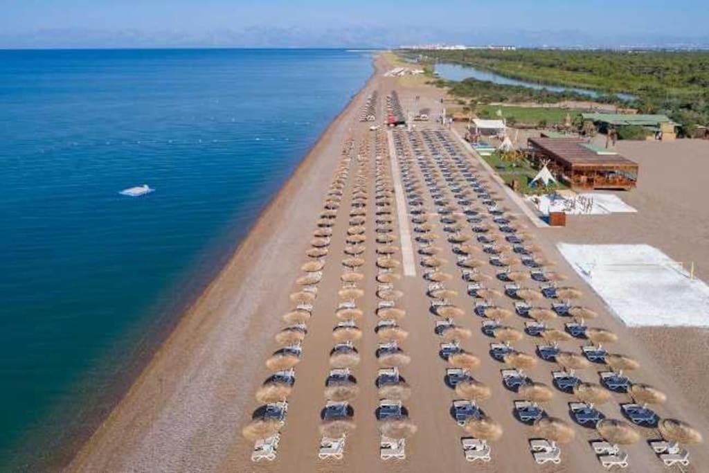 Antalya Belek'te Oezel Havuzlu Sitesi Villa Belek