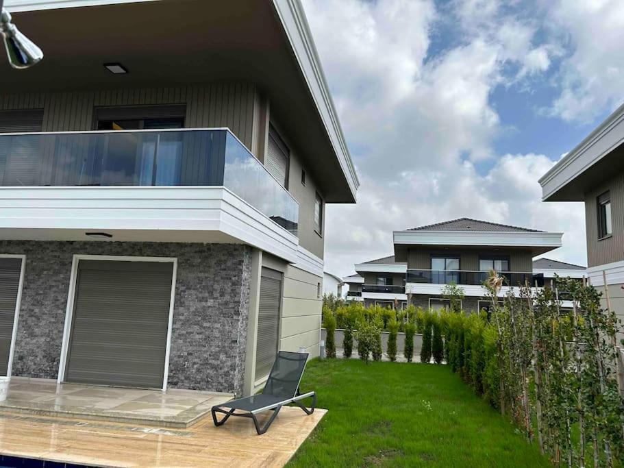 Antalya Belek'te Oezel Havuzlu Sitesi Belek