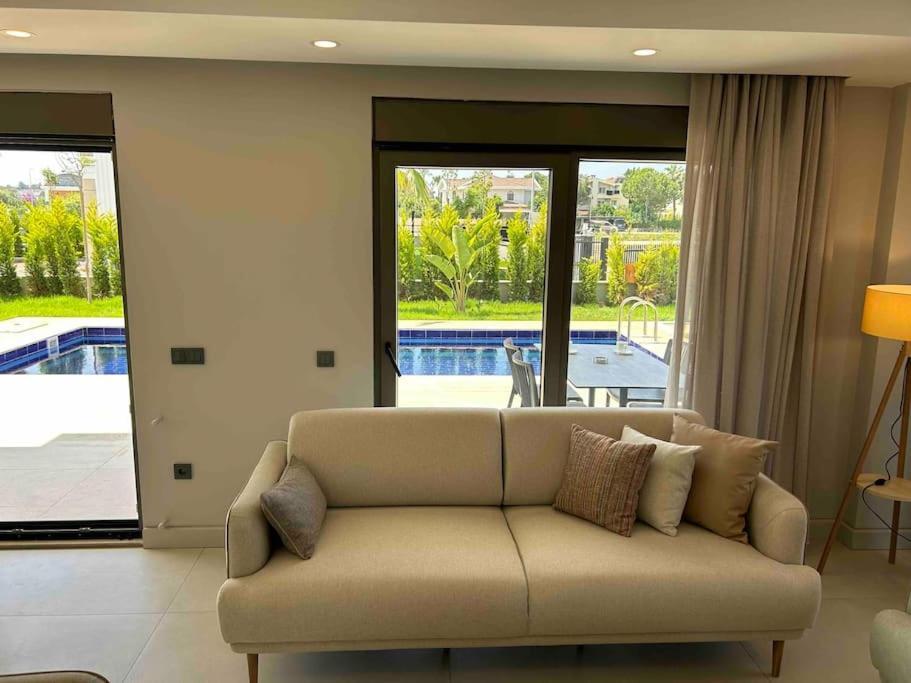 Antalya Belek'te Oezel Havuzlu Sitesi