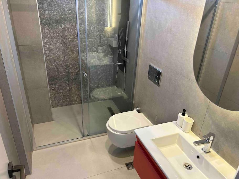 Villa Antalya Belek'te Oezel Havuzlu Sitesi