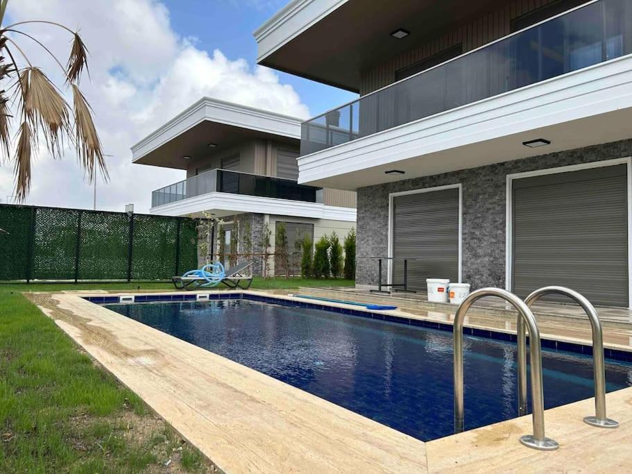 Antalya Belek'te Oezel Havuzlu Sitesi * Belek