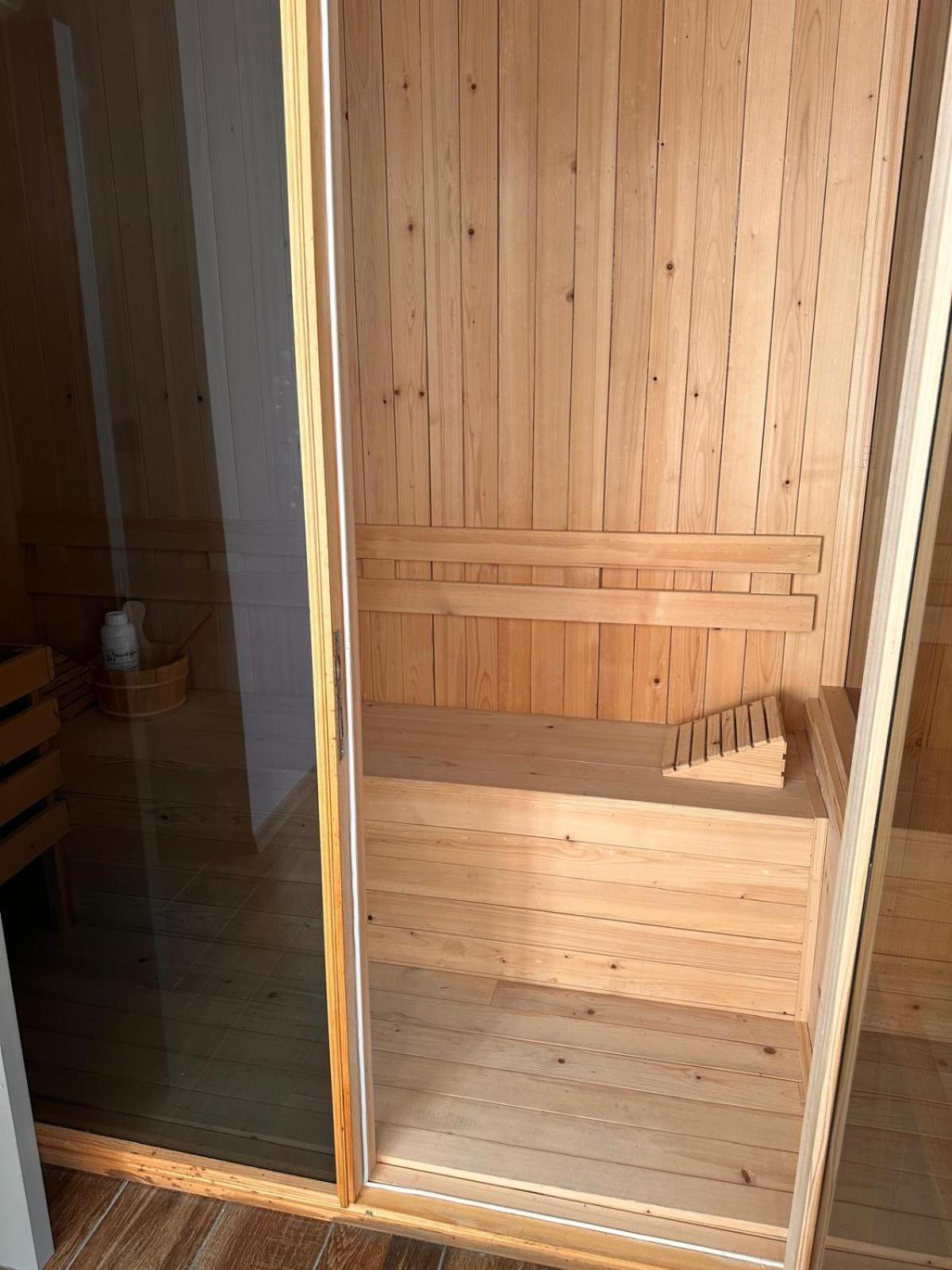 Villa Peaceful Villas-luxury-jacuzzi-sauna