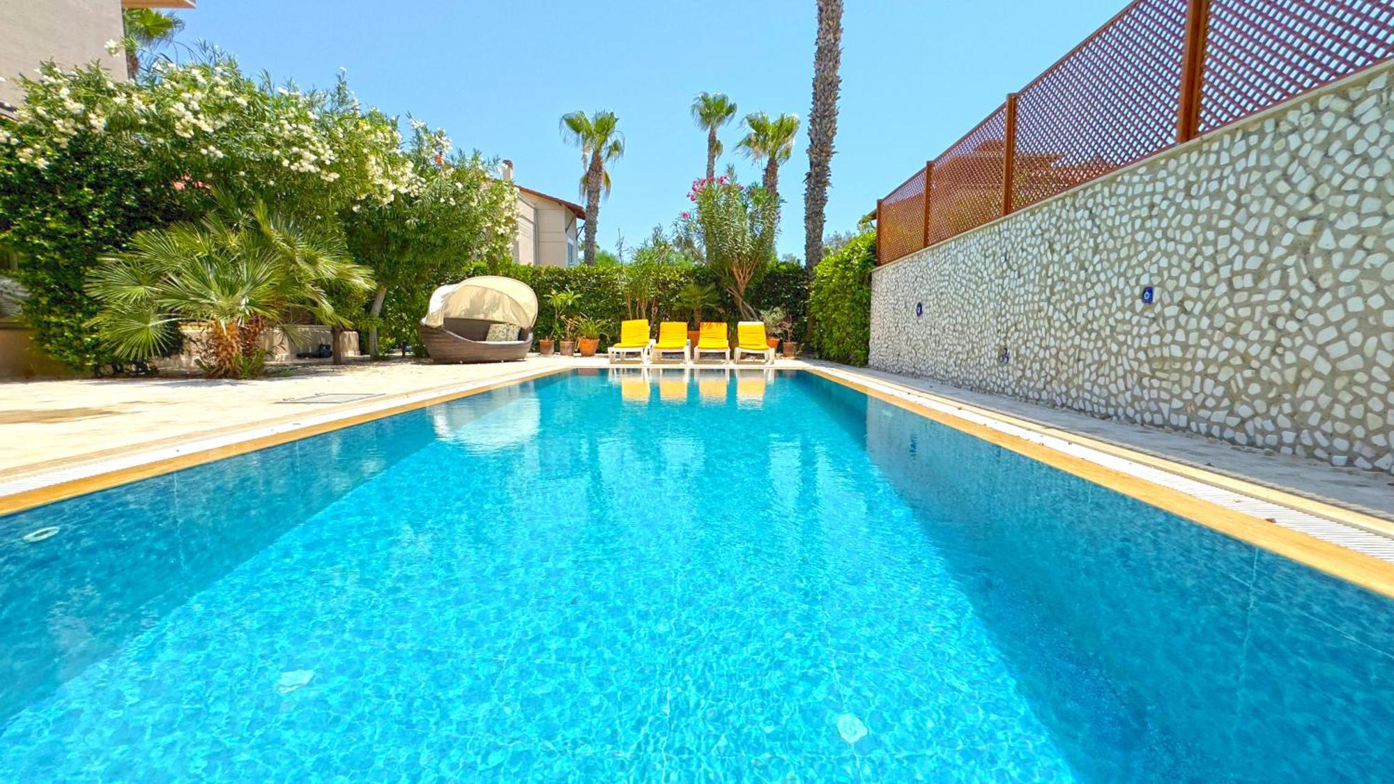 Paradise Town Beldora Villa *