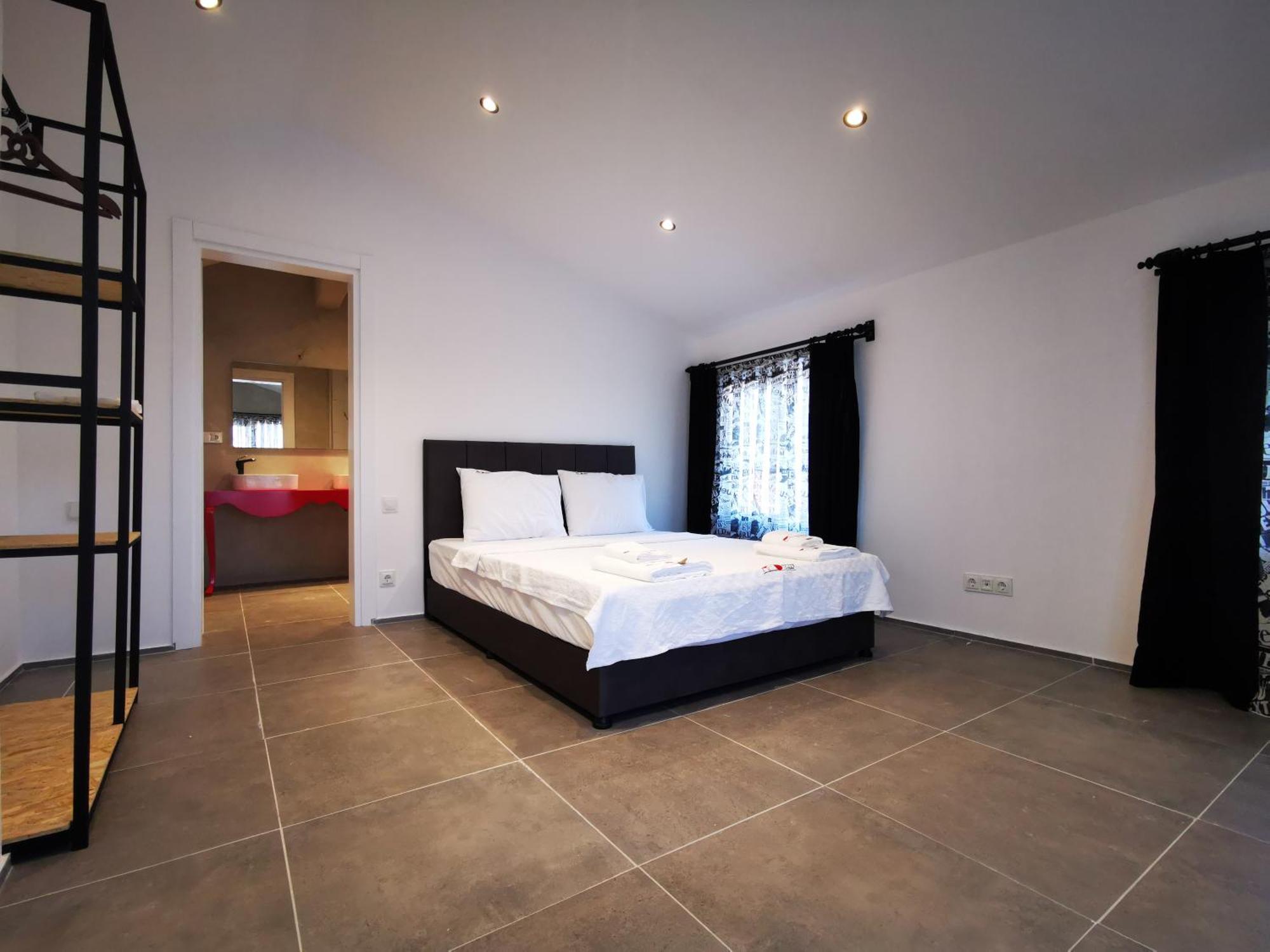 Villa Red F30 Kirmizi,modern Tasarimli
