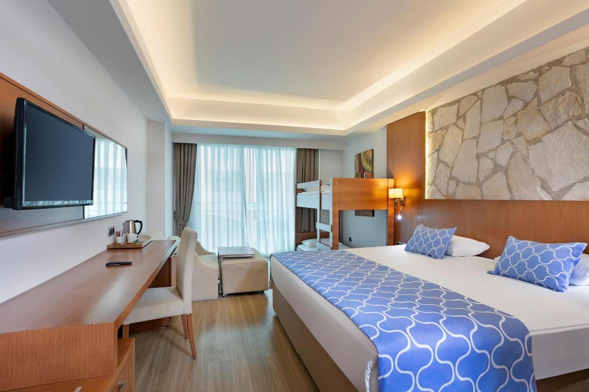 Hotel Armas Life