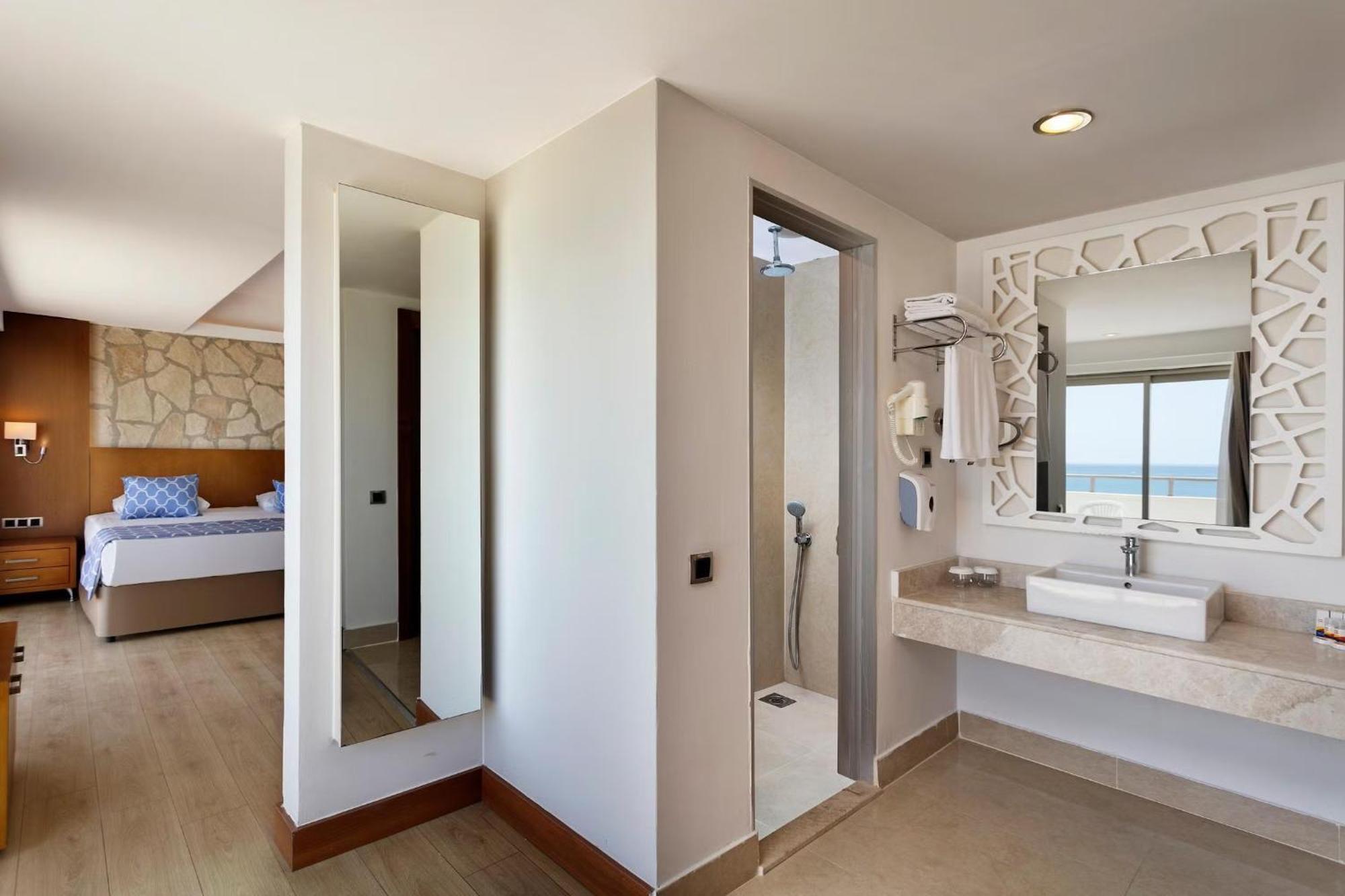 Armas Life Otel 5*