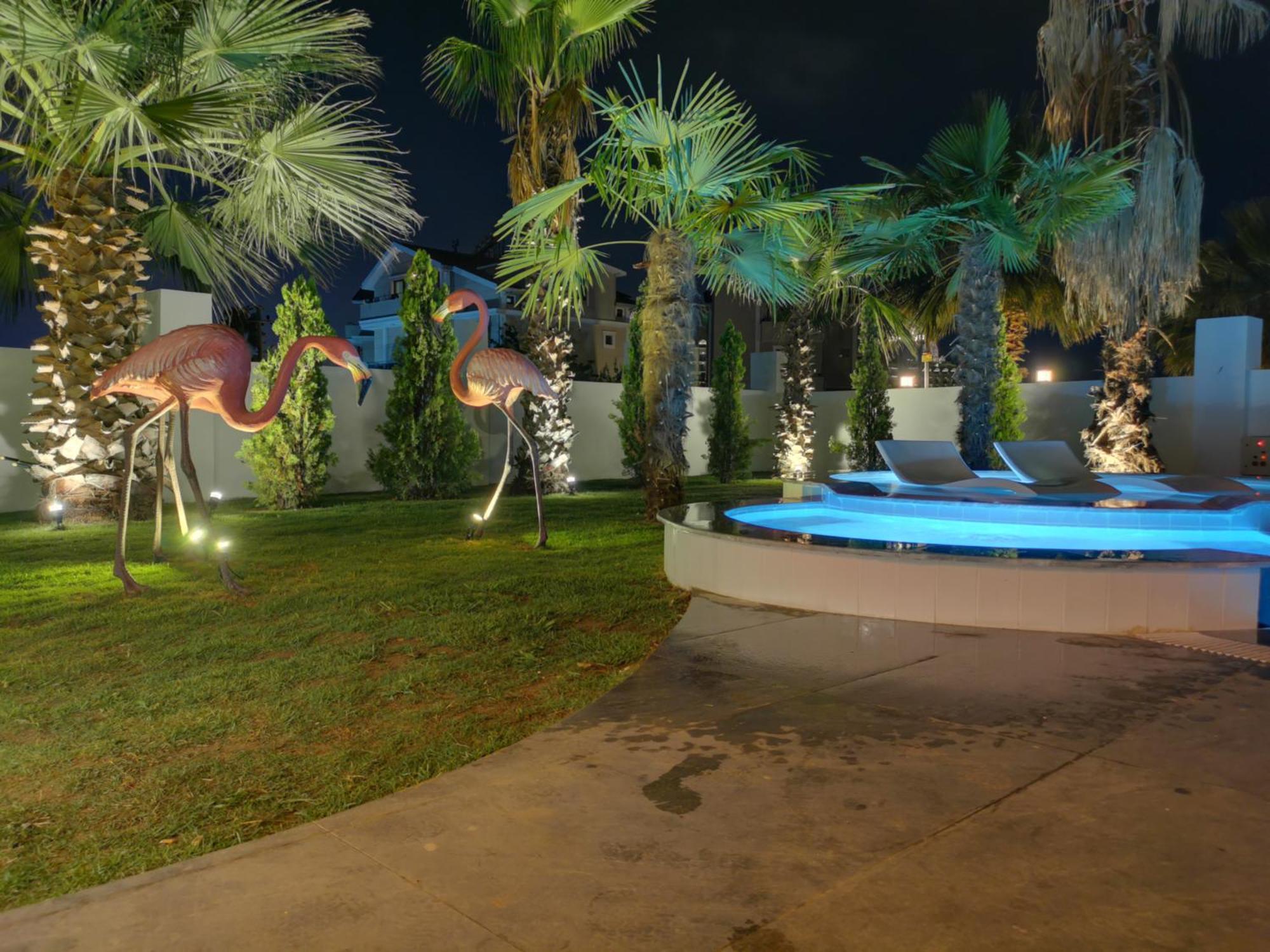 Villa Red Premium Vip// Custom Design With Turkish Bbq+prvt Swmg Pool *