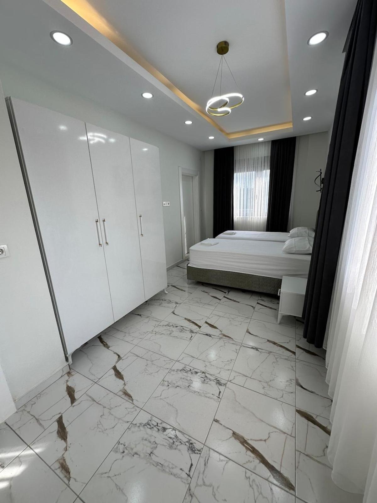 Assos Suits 1 Vilă *
