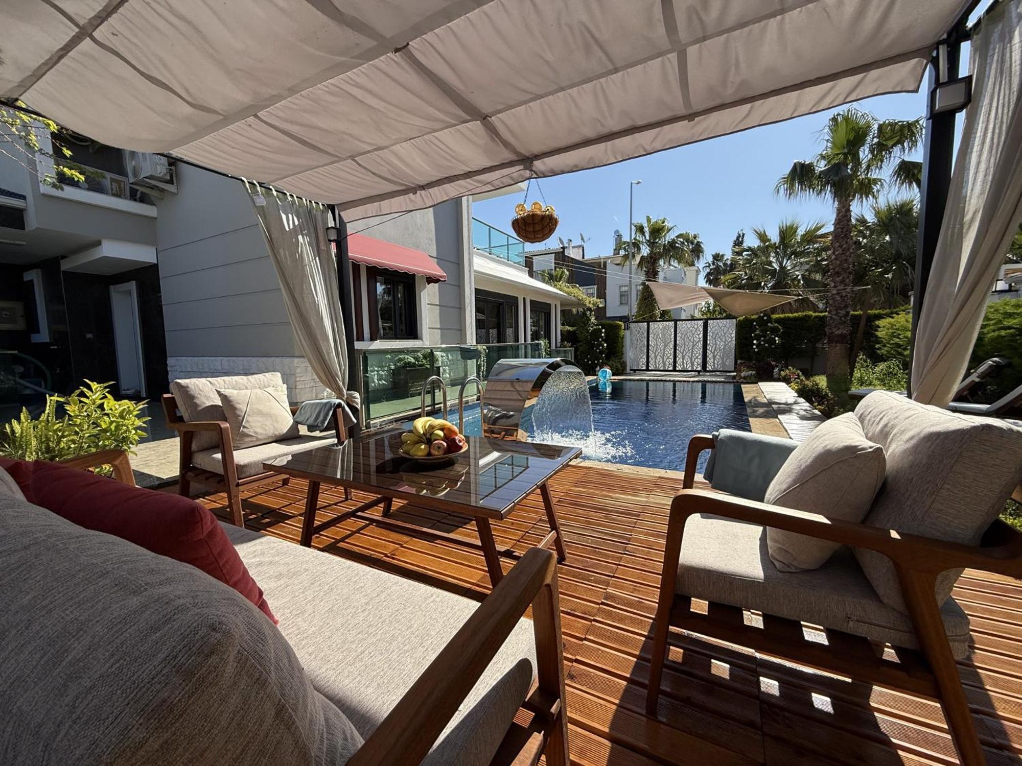 Annabell1 With Swimming Pool And Jacuzzi, 3 Floors Vilă