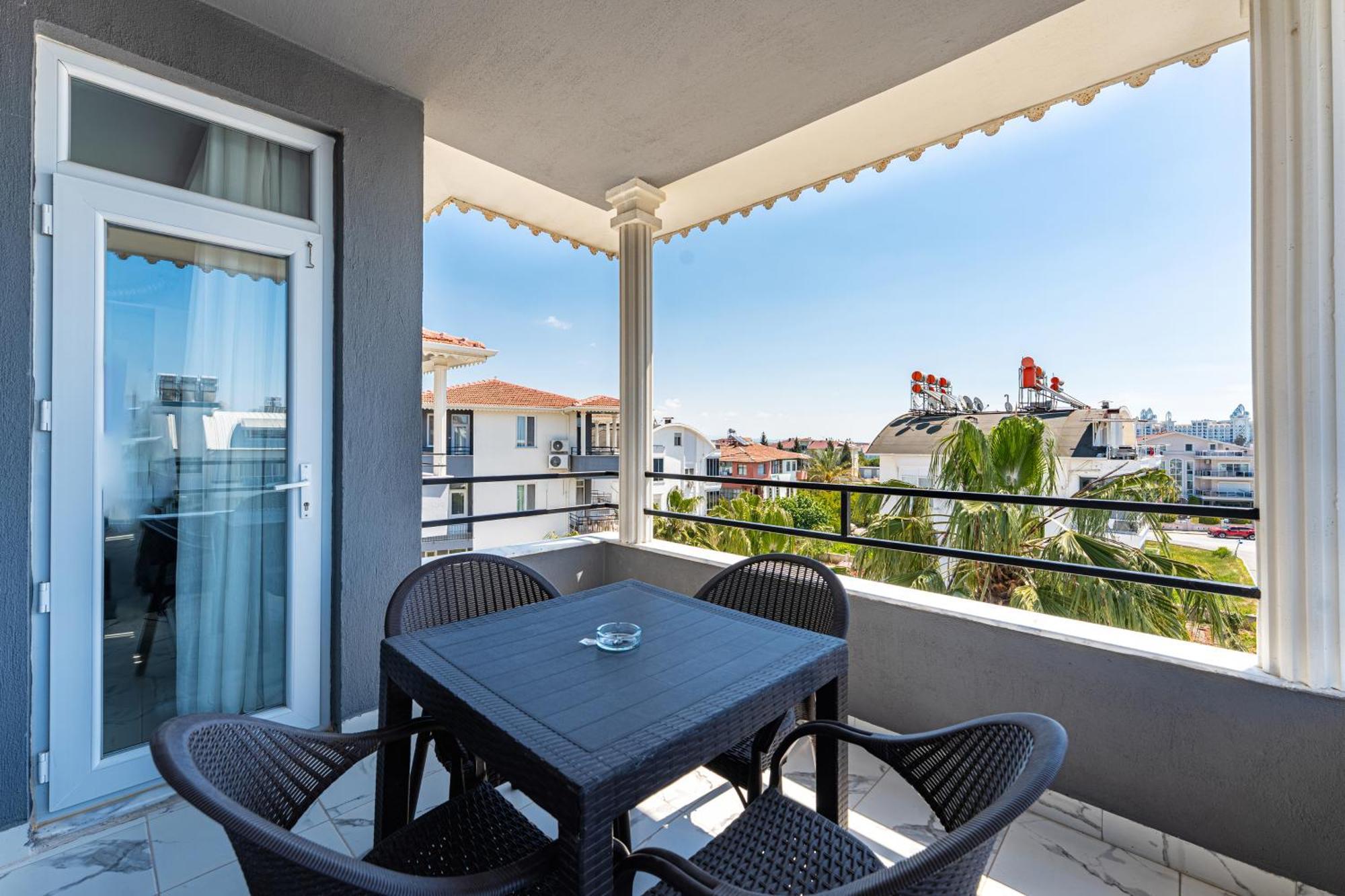 Assos Apartment *