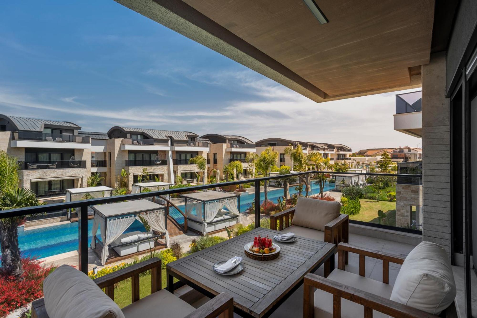 Luxury Garden Apartment