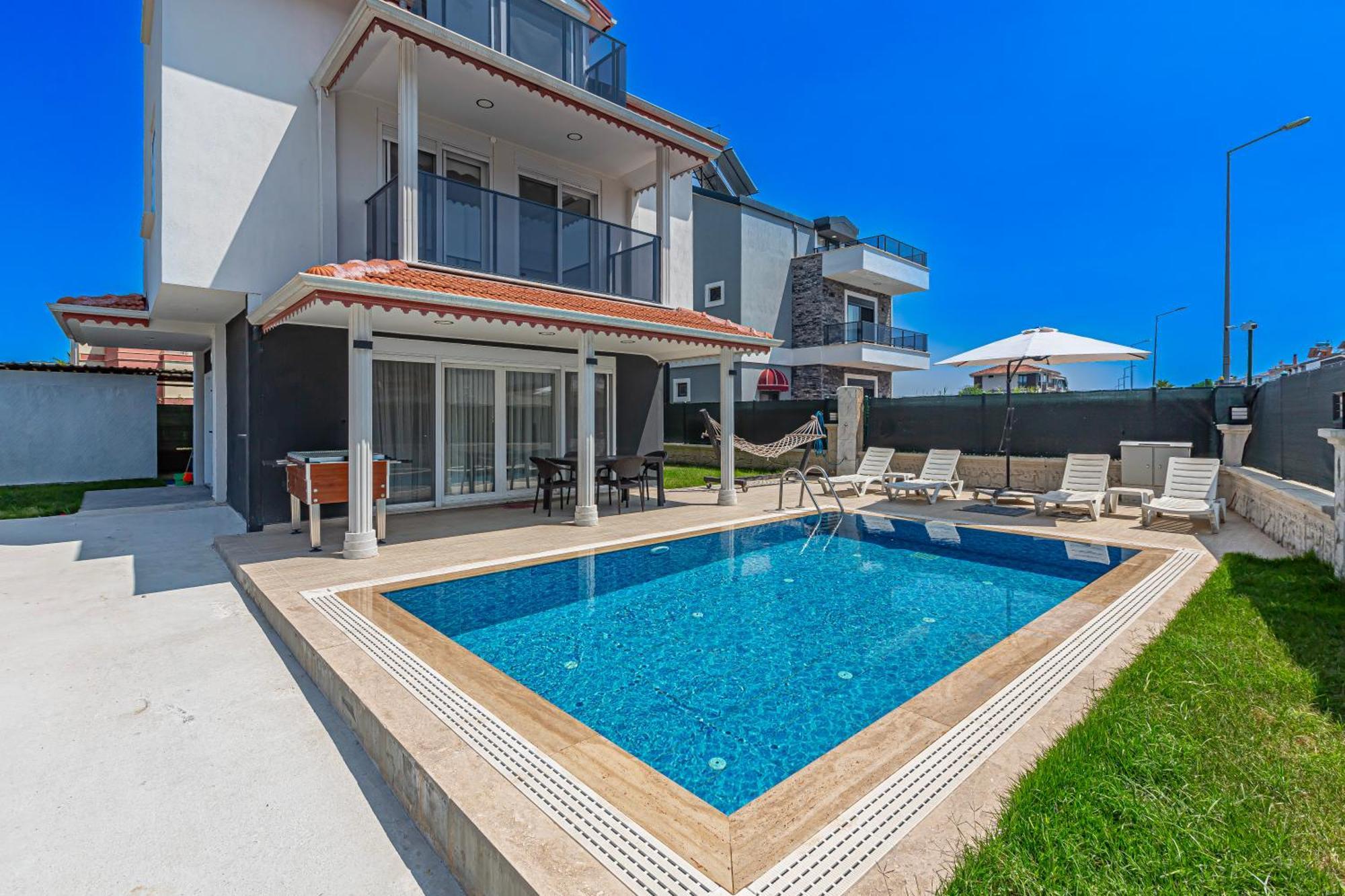 Near By The Land Of Legend's Private Pool Sun *
