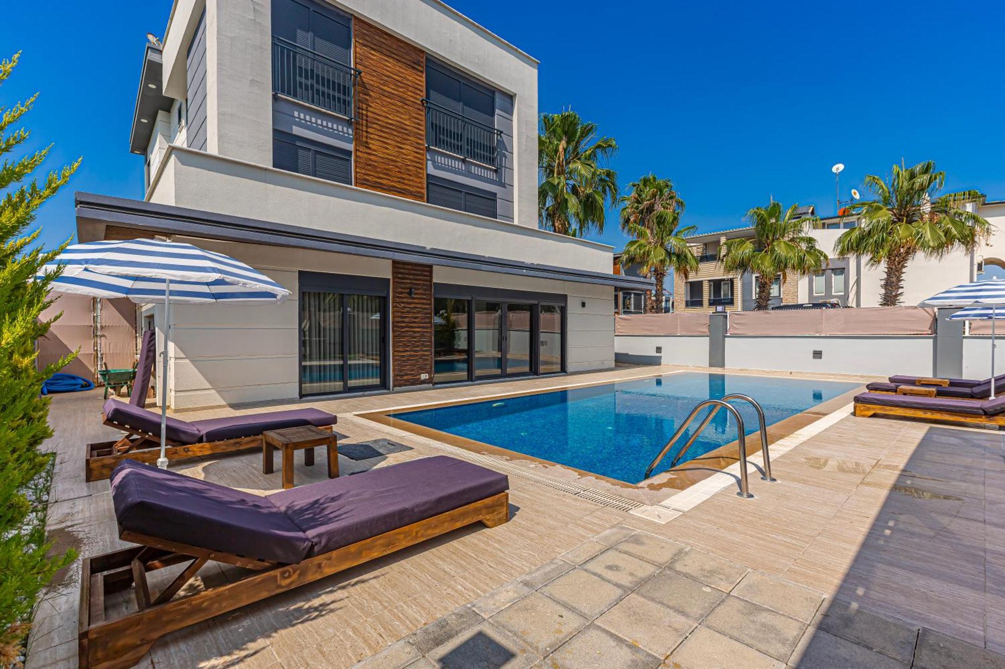 Near By The Land Of Legends , 40 M2 Private Pool Batiatus Villa
