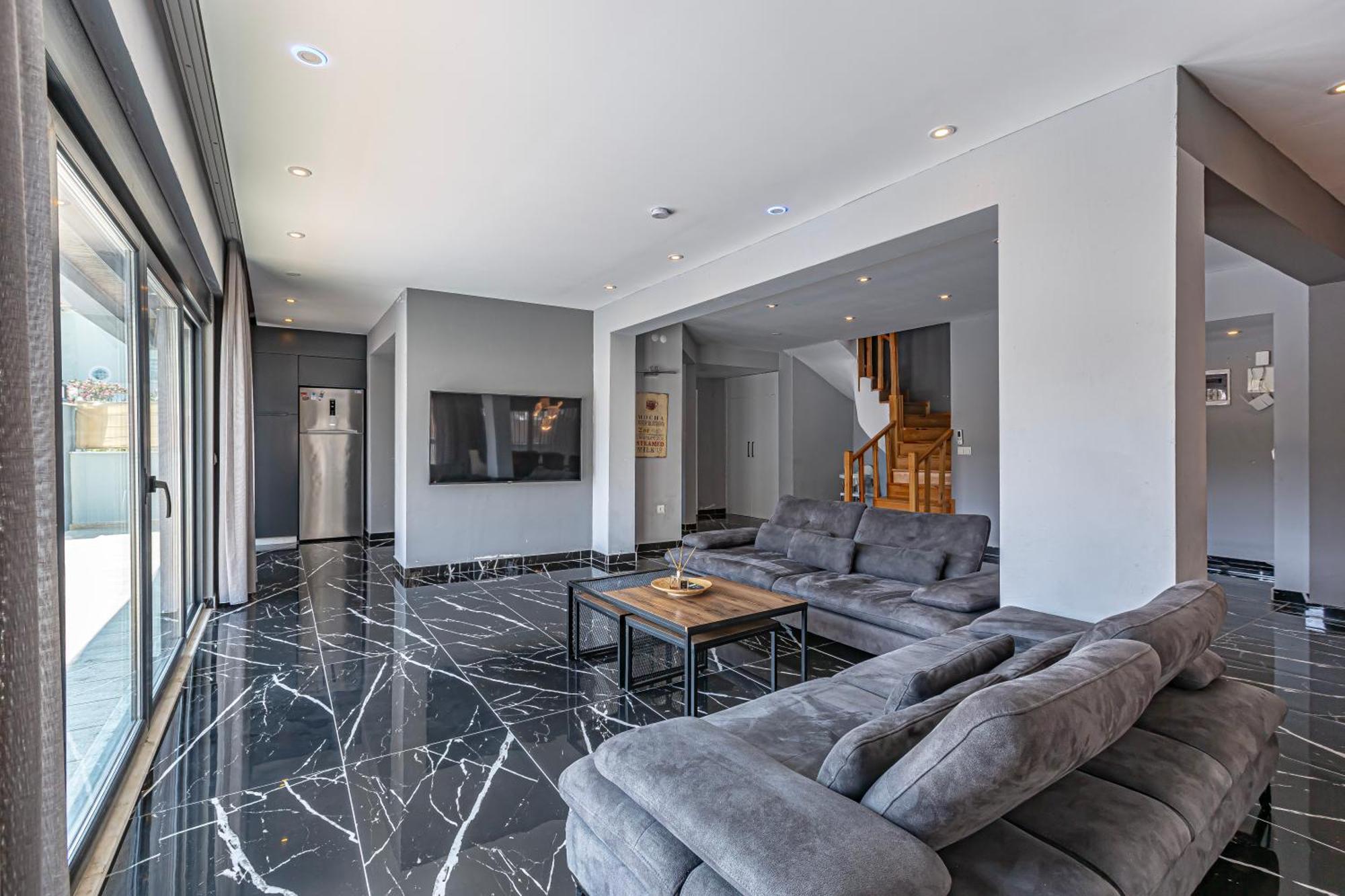 Villa Near By The Land Of Legends , 40 M2 Private Pool Batiatus