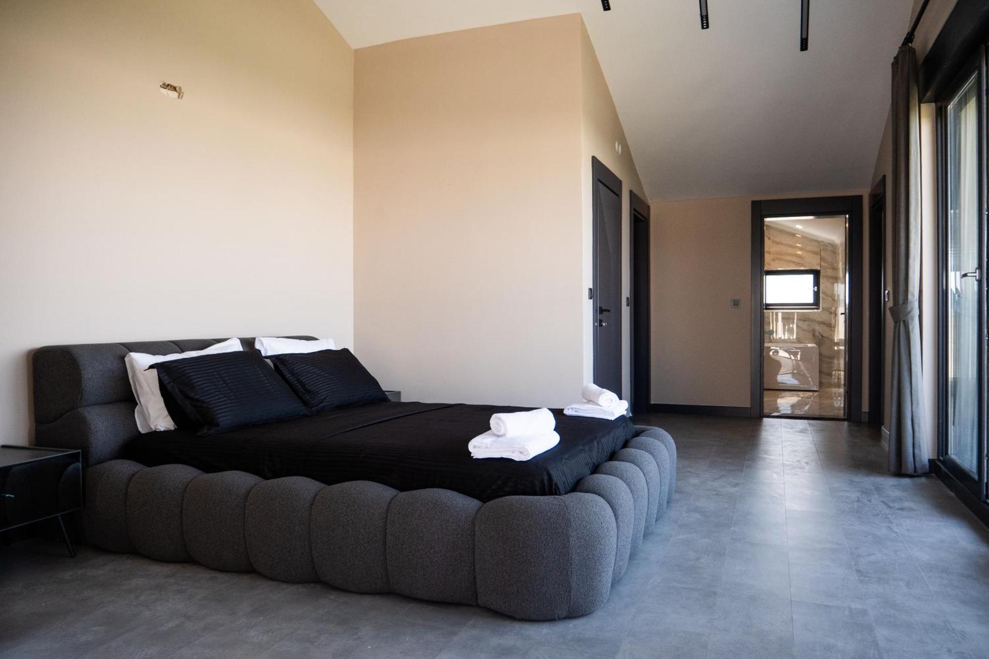 Hotel Seven Luxury