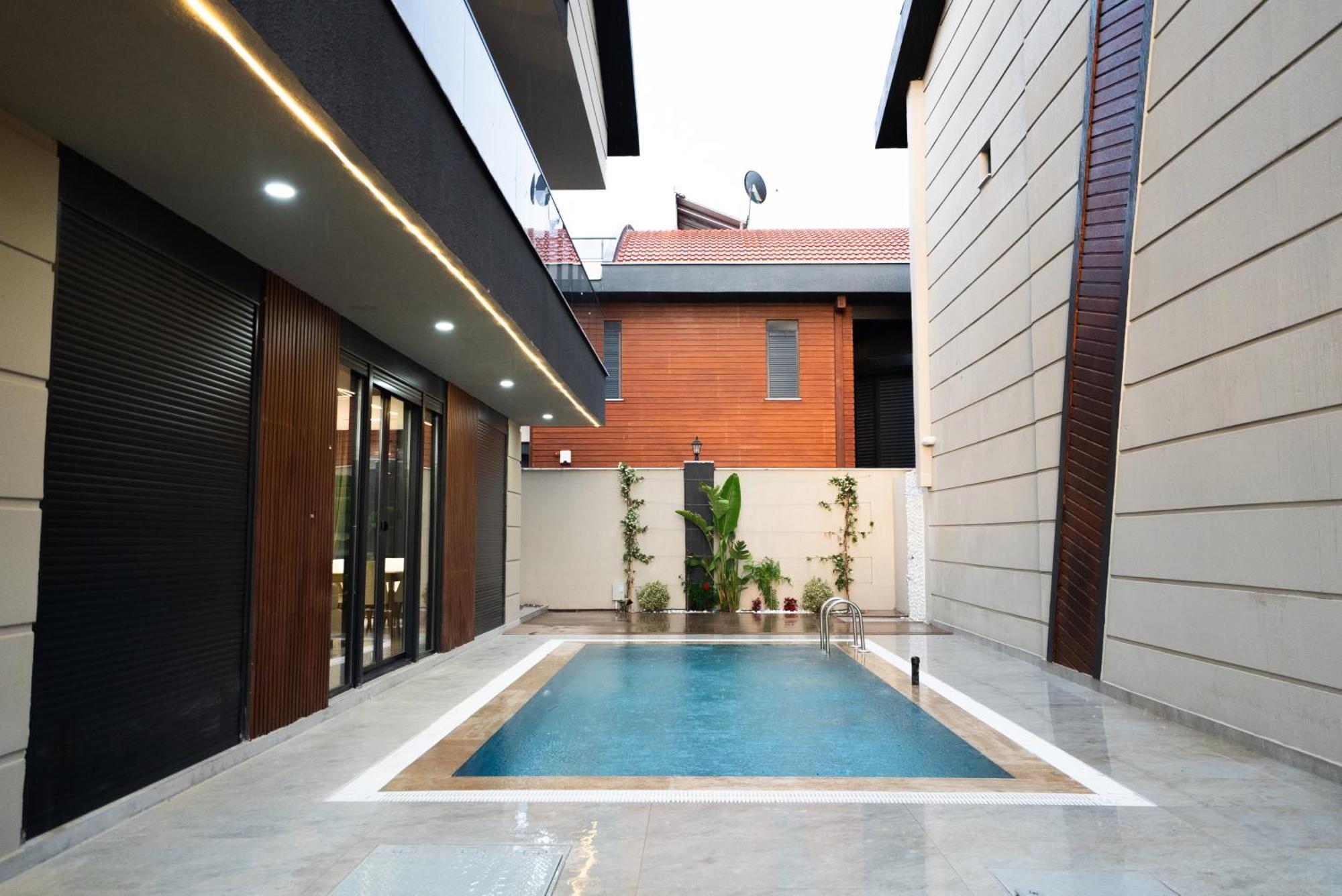 Seven Luxury Hotel