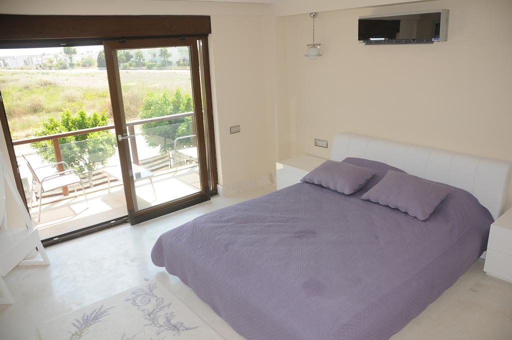 Larissa Villalari Villa Belek