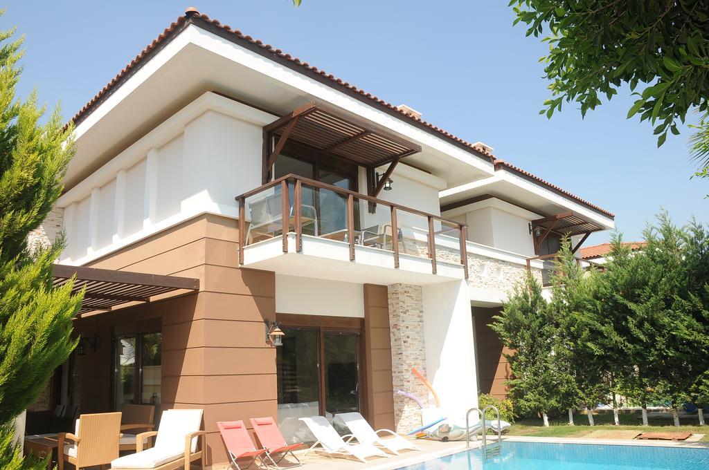 Larissa Villalari Villa Belek
