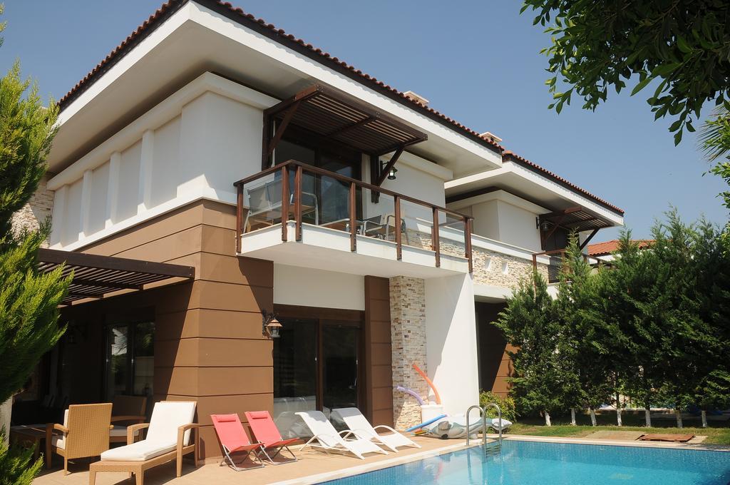 Villa Larissa Villalari *