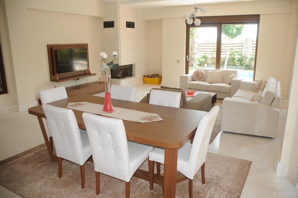 Larissa Villalari Villa Belek