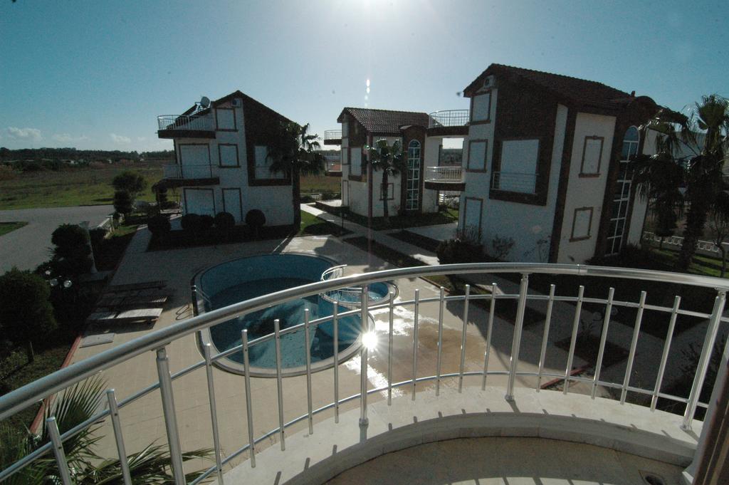 Villa Green Golf Villas *