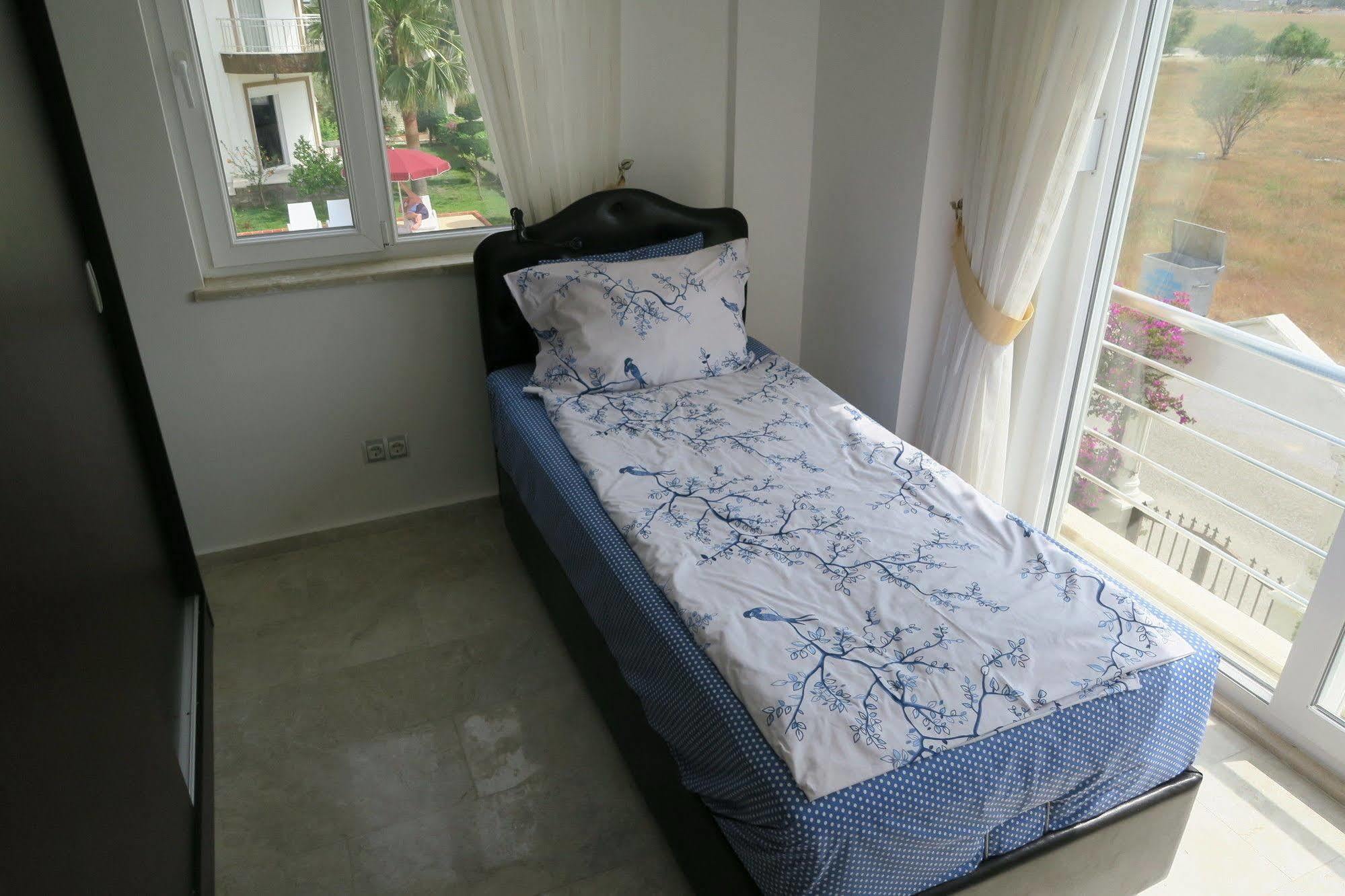 Villa Green Golf Villas *